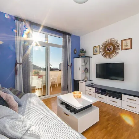 With Parking Space - 15375 Apartment