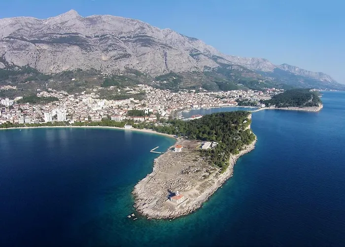 With Parking Space - 15375 Makarska