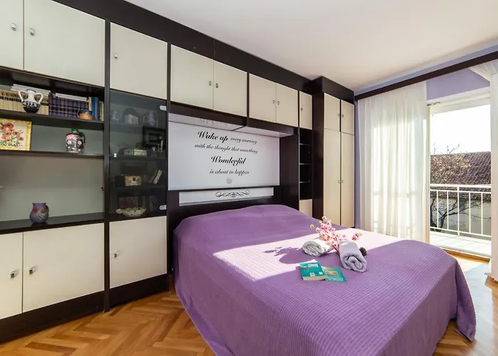 With Parking Space - 15375 Daire Makarska